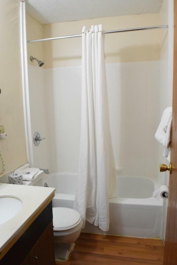 Budget Inn Ontario Ontario Center Zewnętrze zdjęcie